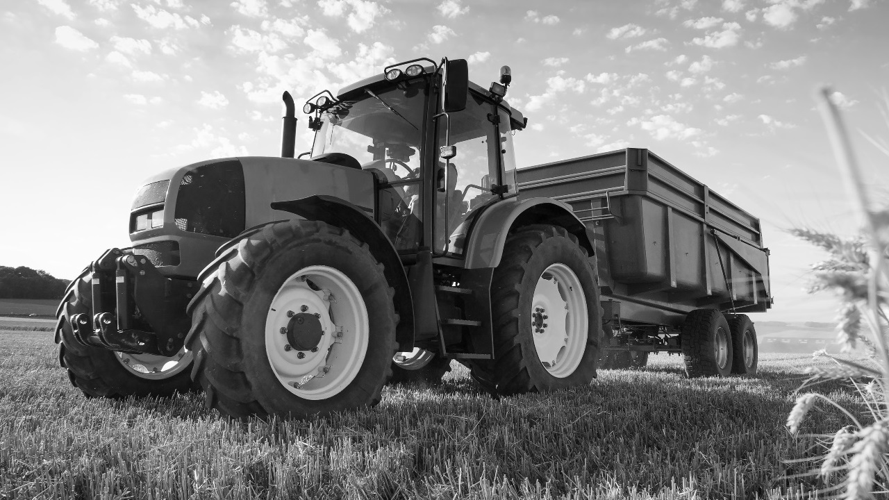 Tractor - agriculture equipment